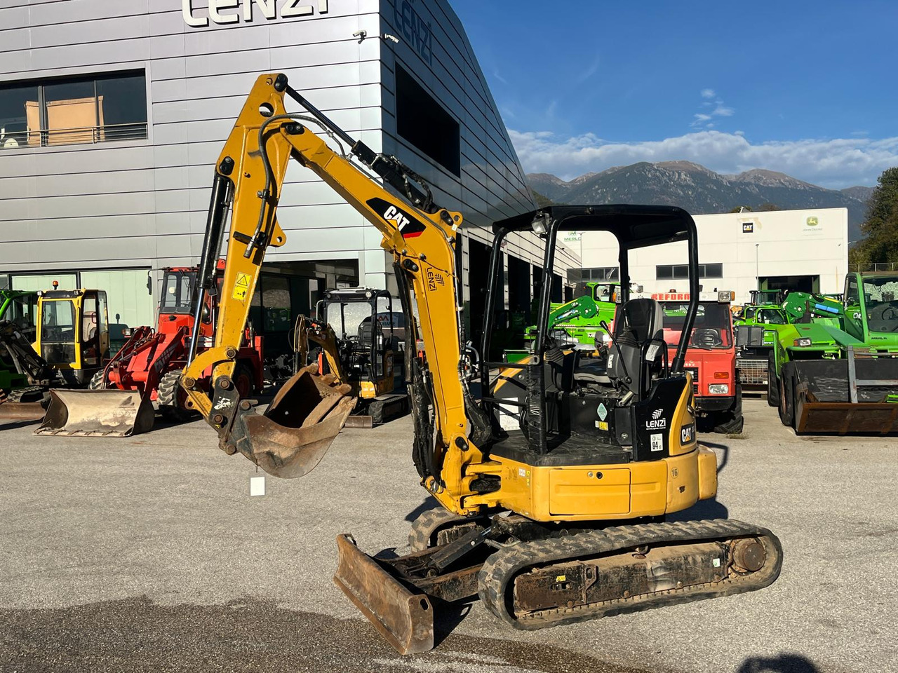 ESCAVATORE CAT 303 E CR - Mini bager: slika 2 ESCAVATORE CAT 303 E CR - Mini bager: slika 2