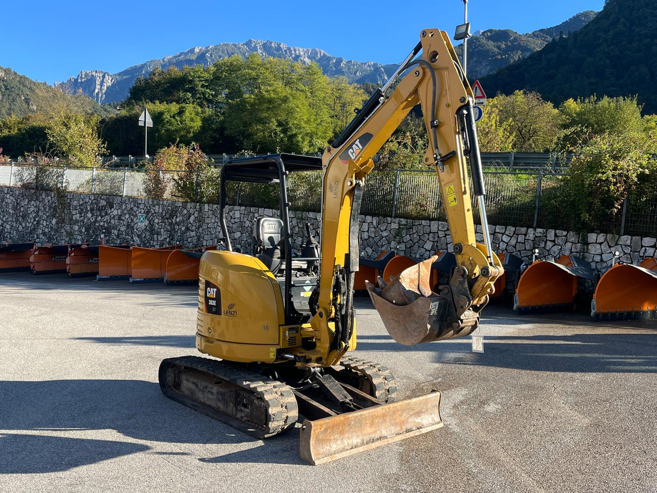 ESCAVATORE CAT 303 E CR - Mini bager: slika 4 ESCAVATORE CAT 303 E CR - Mini bager: slika 4