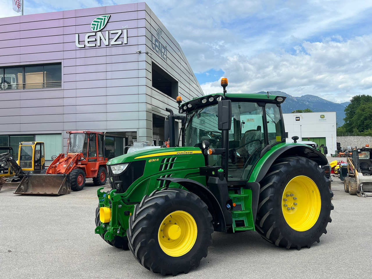JOHN DEERE 6130R - Traktor: slika 1 JOHN DEERE 6130R - Traktor: slika 1