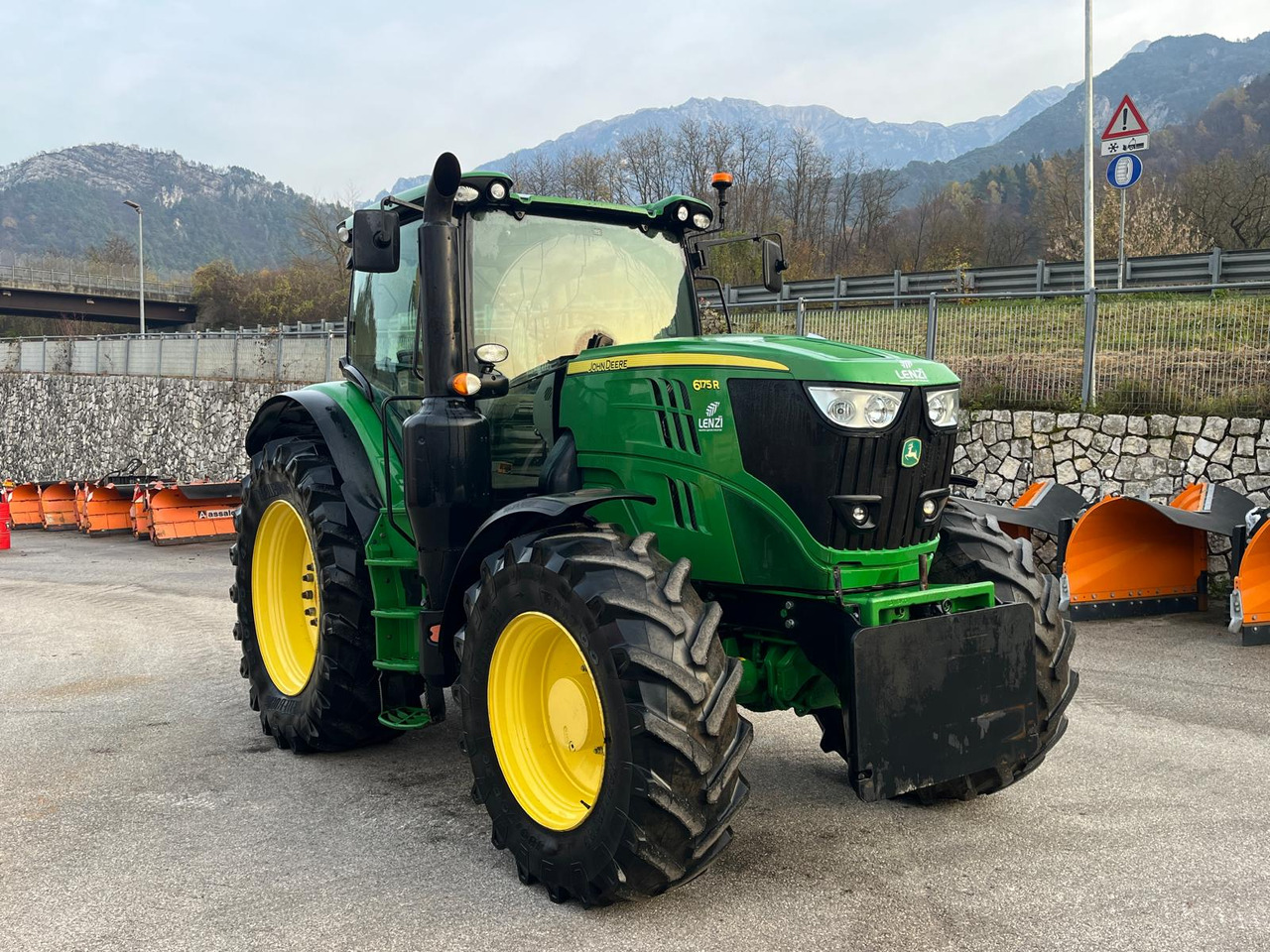 John Deere 6175R - Traktor: slika 4 John Deere 6175R - Traktor: slika 4