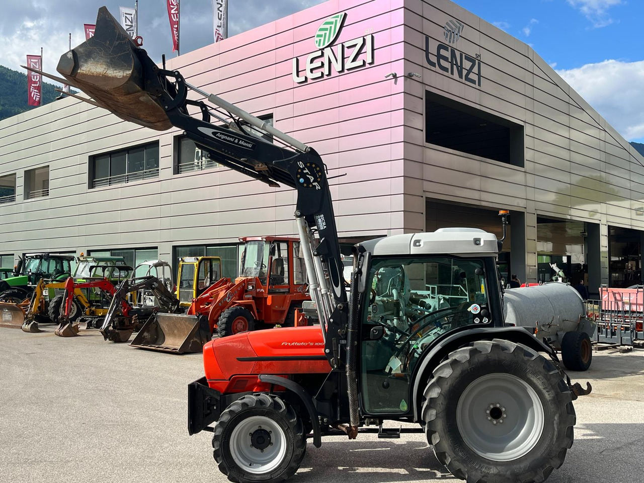 SAME FRUTTETO S 100 – CARICATORE - Traktor: slika 2 SAME FRUTTETO S 100 – CARICATORE - Traktor: slika 2