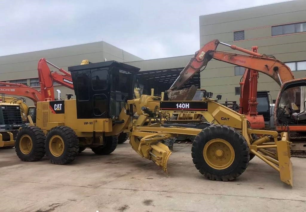 CAT 140 K - Greder: slika 1 CAT 140 K - Greder: slika 1