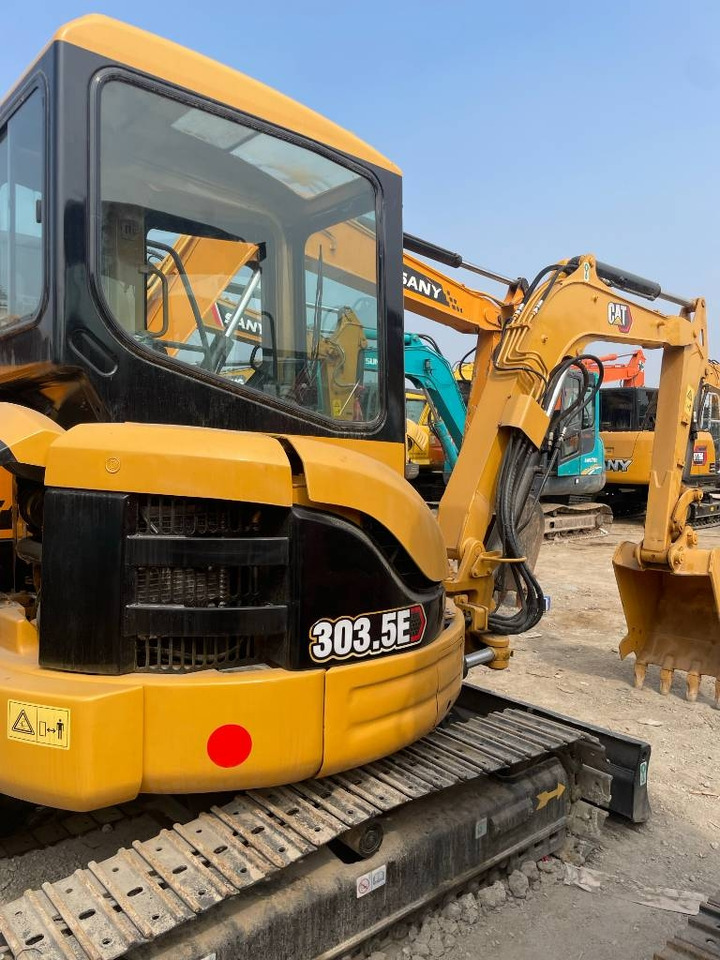 CAT 303.5 - Mini bager: slika 1 CAT 303.5 - Mini bager: slika 1