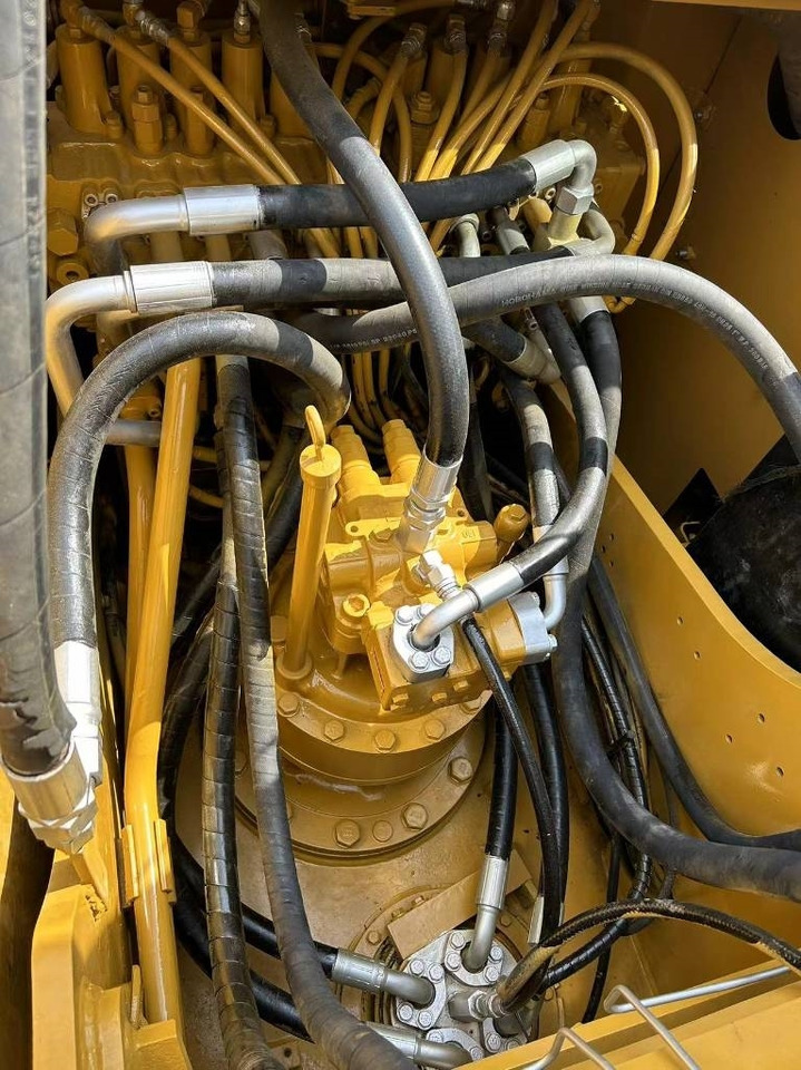 CAT 320 D - Bager goseničar: slika 2 CAT 320 D - Bager goseničar: slika 2