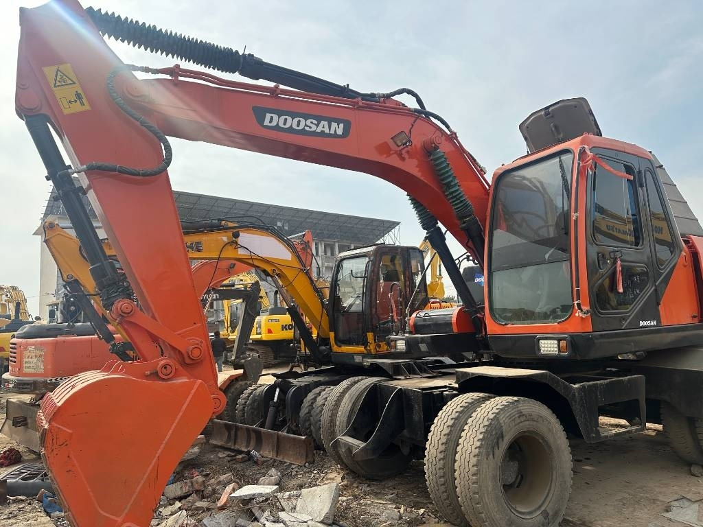 Doosan 150 - Bager na kolesih: slika 5 Doosan 150 - Bager na kolesih: slika 5