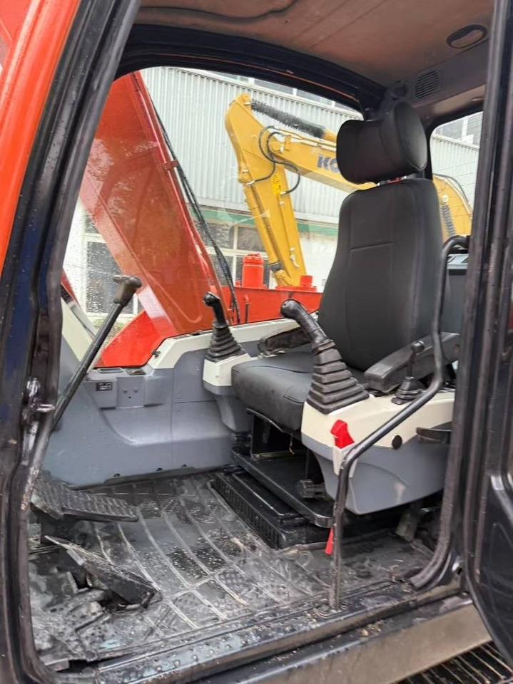 Bager goseničar Doosan DX 75: slika 9