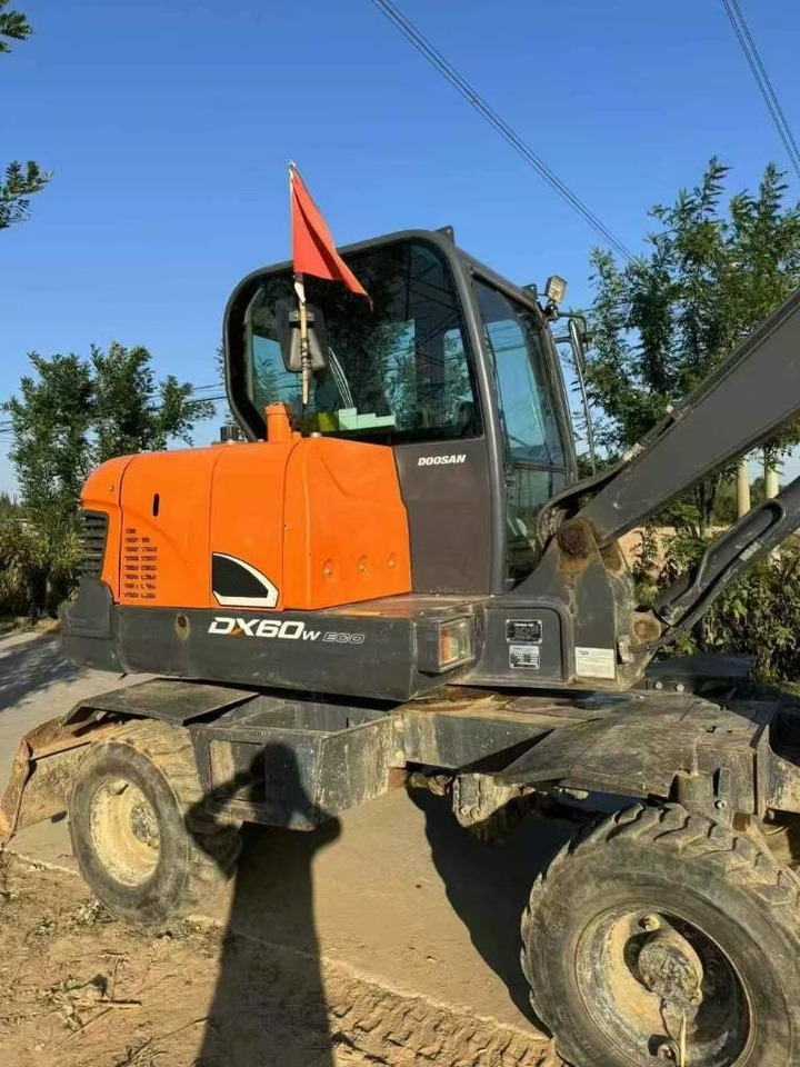 Doosan DX60W - Bager na kolesih: slika 5 Doosan DX60W - Bager na kolesih: slika 5