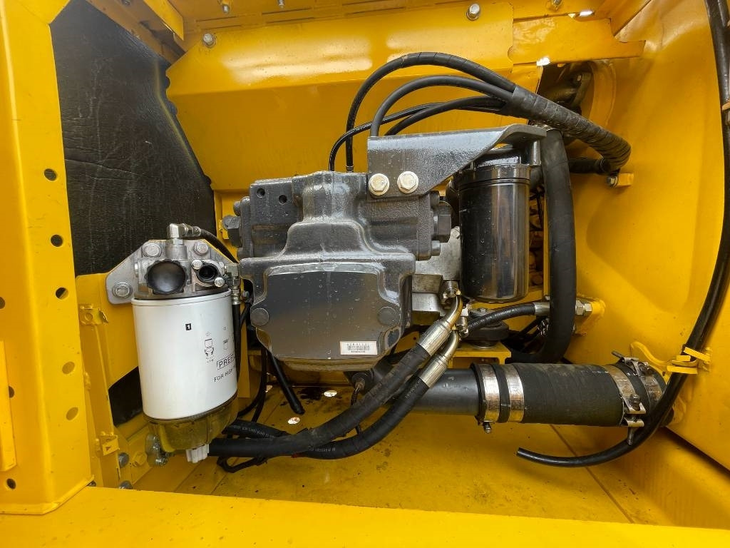 Bager goseničar Komatsu PC 200-8: slika 19