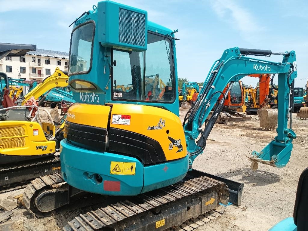 Kubota 30 - Mini bager: slika 1 Kubota 30 - Mini bager: slika 1