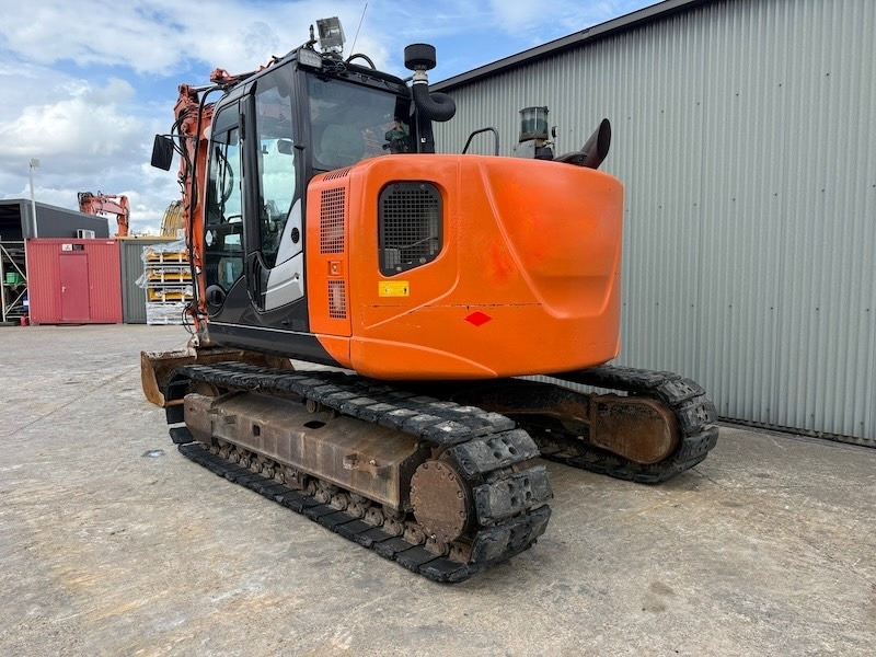 Hitachi ZX 135 US-5B - Bager goseničar: slika 2 Hitachi ZX 135 US-5B - Bager goseničar: slika 2