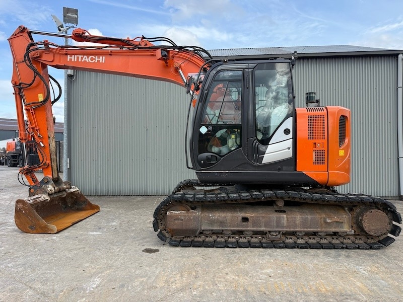 Hitachi ZX 135 US-5B - Bager goseničar: slika 1 Hitachi ZX 135 US-5B - Bager goseničar: slika 1