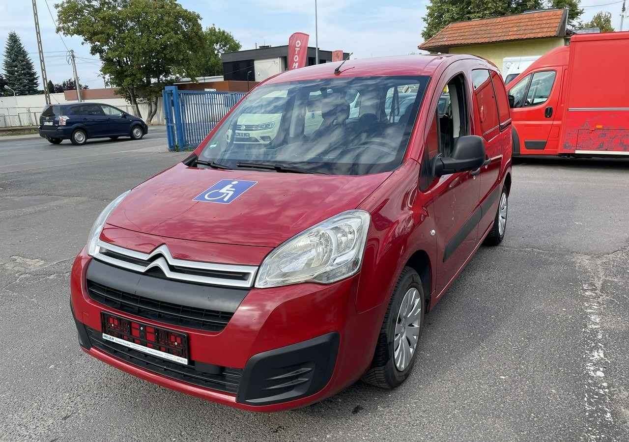 Citroen Berlingo II Berlingo 1.6 do przewozu Niepełnosprawnych inwalida rampa 2018 - Avtomobil: slika 5 Citroen Berlingo II Berlingo 1.6 do przewozu Niepełnosprawnych inwalida rampa 2018 - Avtomobil: slika 5