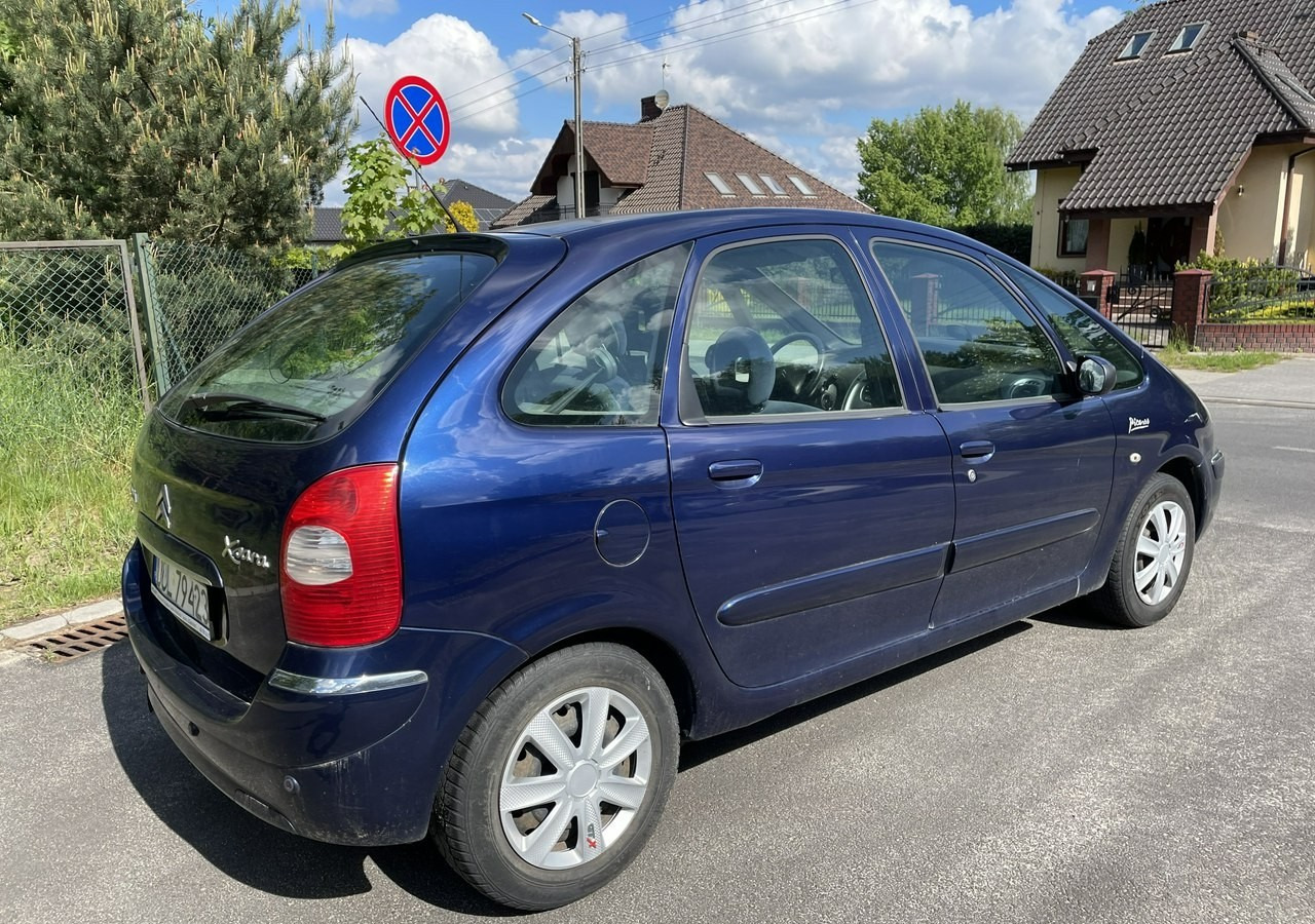 Citroen Xsara Picasso Citroen Xsara Picasso 1.6HDI-110KM Klima tempomat 2006 - Avtomobil: slika 4 Citroen Xsara Picasso Citroen Xsara Picasso 1.6HDI-110KM Klima tempomat 2006 - Avtomobil: slika 4