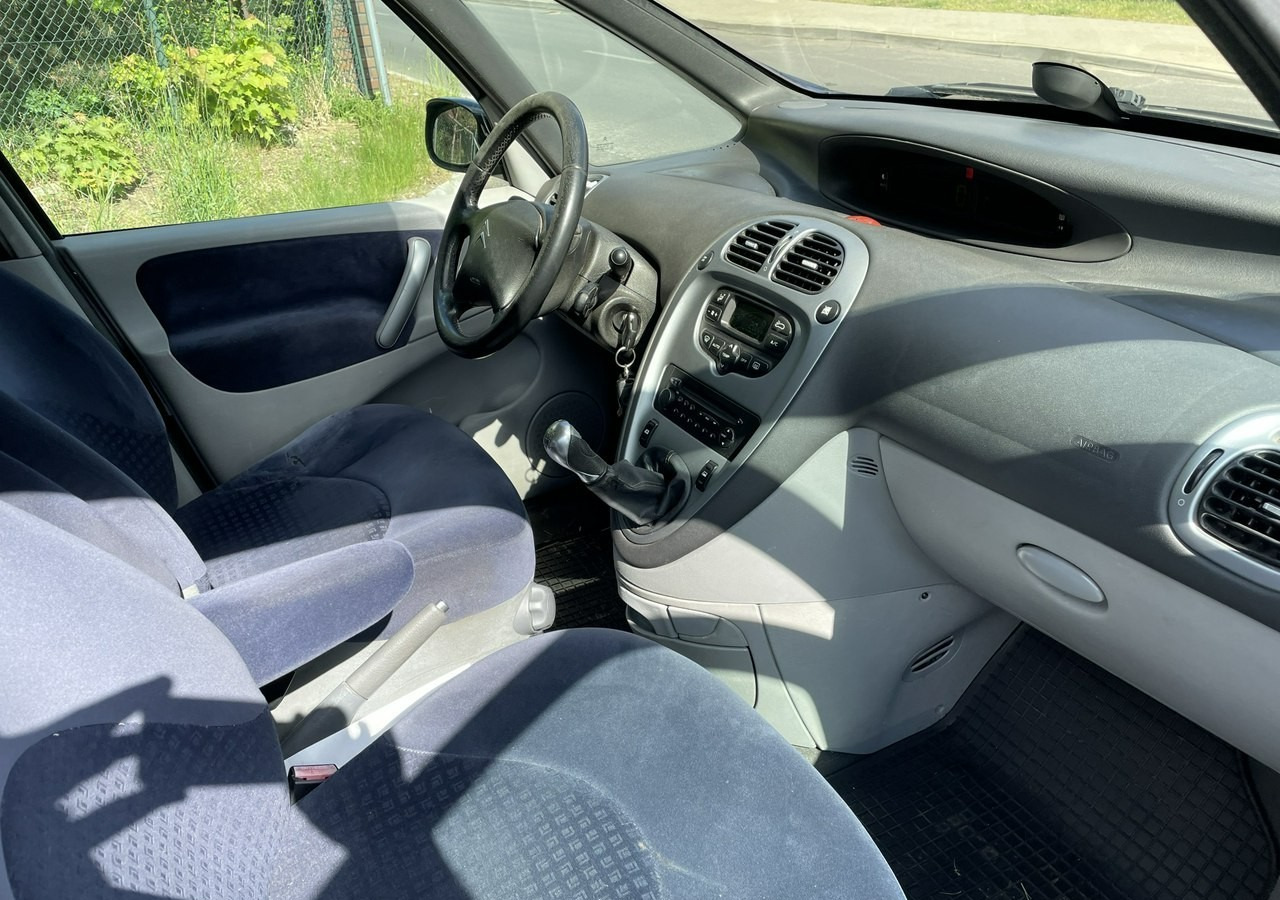 Citroen Xsara Picasso Citroen Xsara Picasso 1.6HDI-110KM Klima tempomat 2006 - Avtomobil: slika 3 Citroen Xsara Picasso Citroen Xsara Picasso 1.6HDI-110KM Klima tempomat 2006 - Avtomobil: slika 3