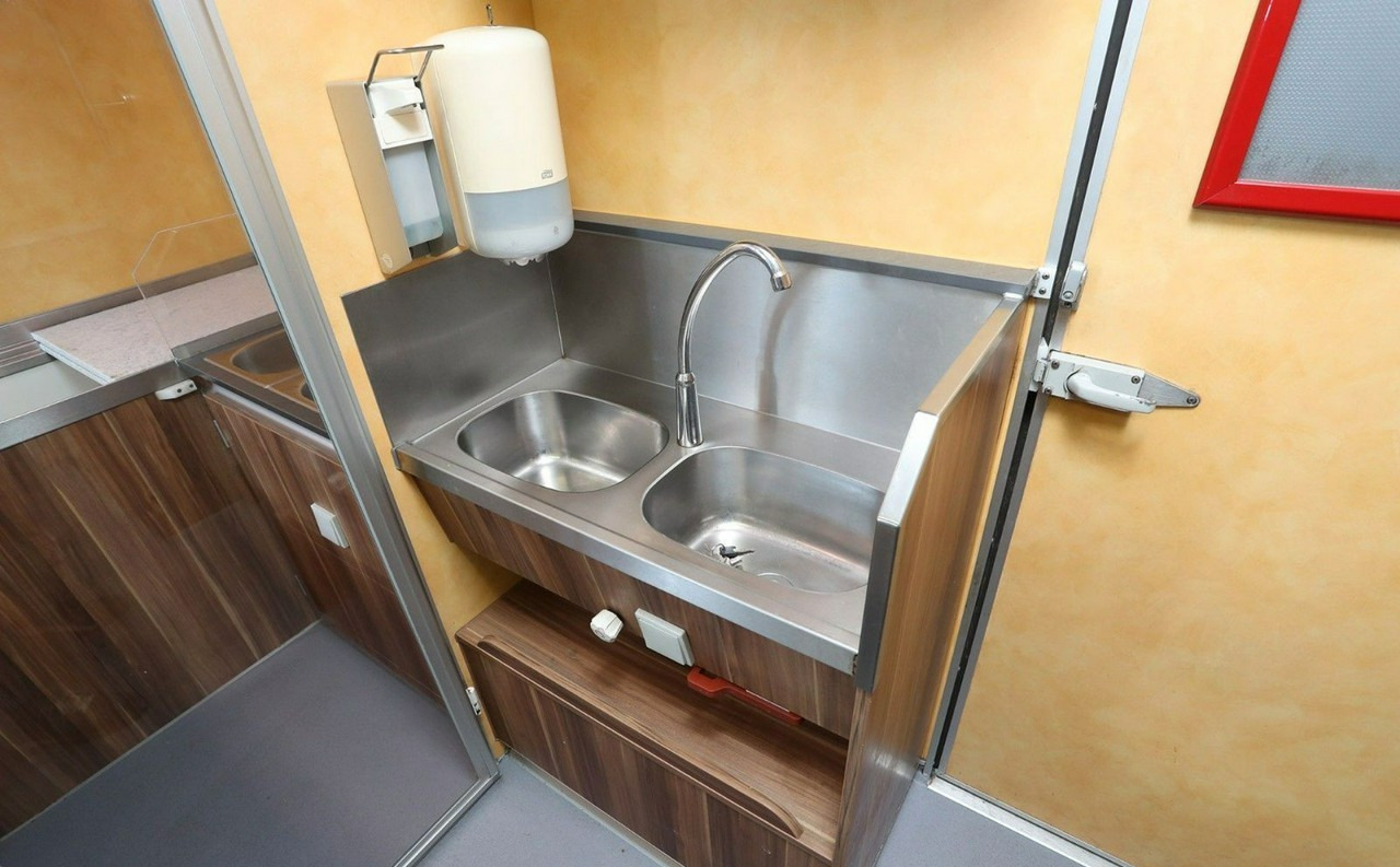 Fiat Ducato Autosklep Gastronomiczny Food Truck Foodtruck sklep W-zasil Borco 20 - Tovornjak s hrano: slika 4 Fiat Ducato Autosklep Gastronomiczny Food Truck Foodtruck sklep W-zasil Borco 20 - Tovornjak s hrano: slika 4