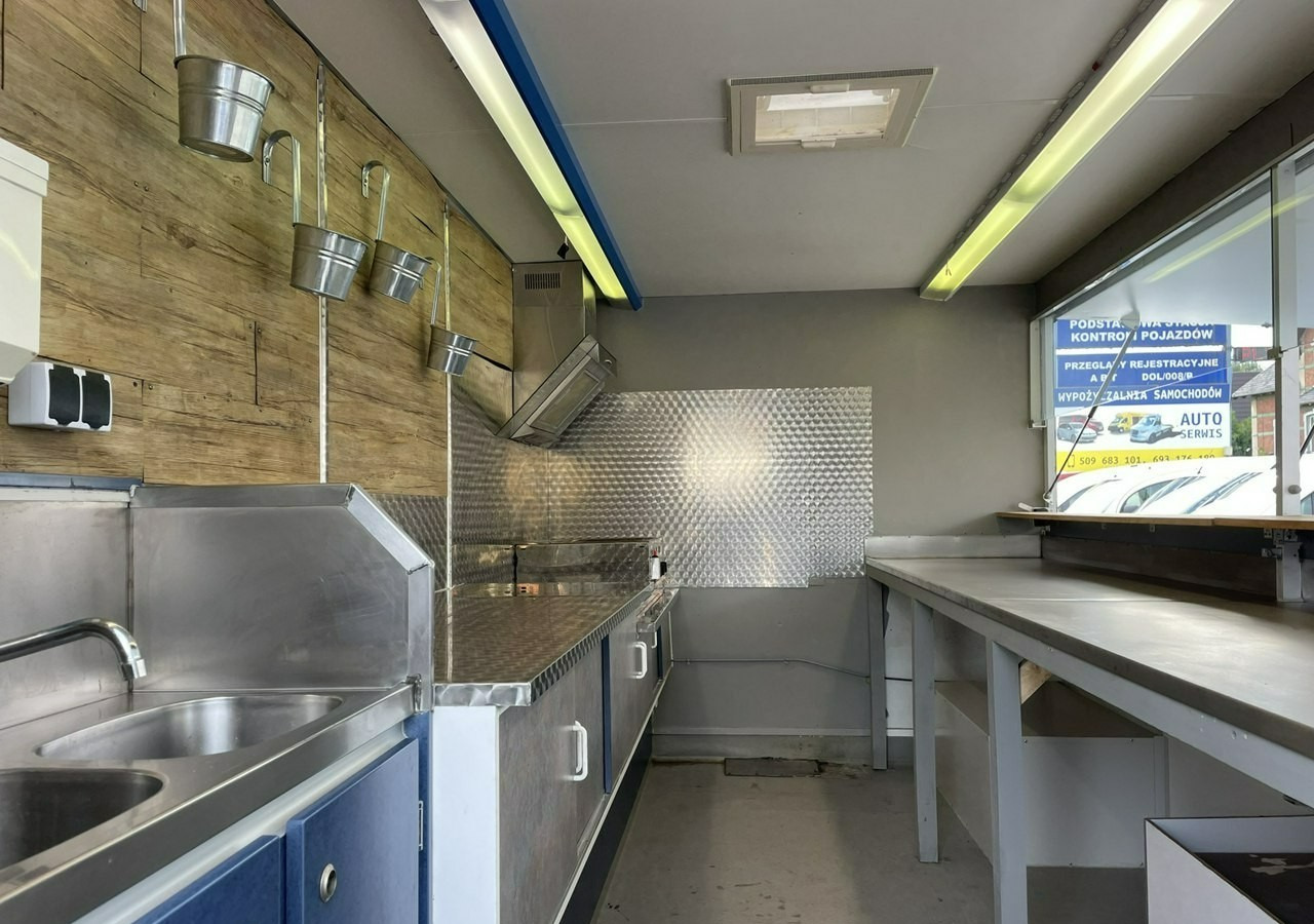 Fiat Ducato Autosklep Gastronomiczny food truck foodtruck sklep W-zasil DMC 350 - Tovornjak s hrano: slika 2 Fiat Ducato Autosklep Gastronomiczny food truck foodtruck sklep W-zasil DMC 350 - Tovornjak s hrano: slika 2