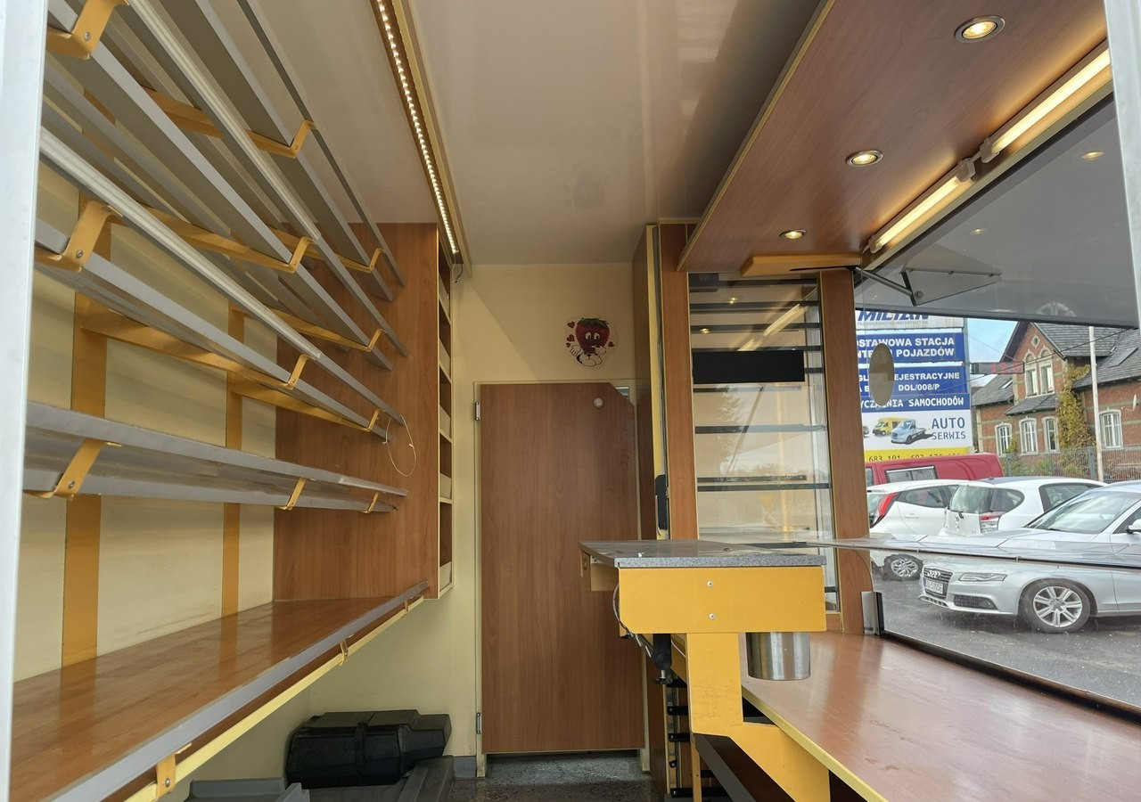 Fiat Ducato Autosklep pieczy Gastronomiczny Food Truck Foodtruck Sklep 78194km20 - Tovornjak s hrano: slika 4 Fiat Ducato Autosklep pieczy Gastronomiczny Food Truck Foodtruck Sklep 78194km20 - Tovornjak s hrano: slika 4