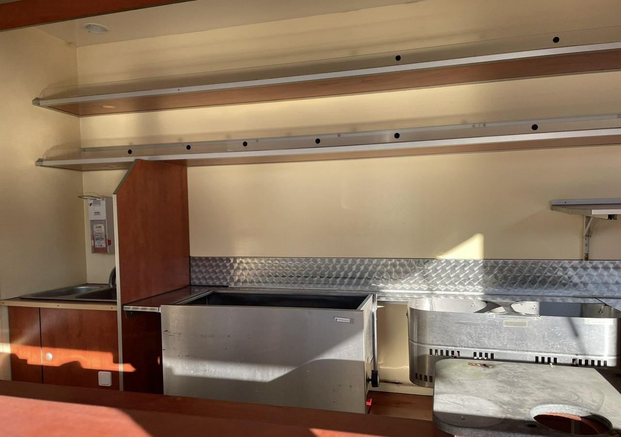 Fiat Ducato Autosklep wędlin Gastronomiczna food truck foodtruck sklep 118tkm 20 - Tovornjak s hrano: slika 5 Fiat Ducato Autosklep wędlin Gastronomiczna food truck foodtruck sklep 118tkm 20 - Tovornjak s hrano: slika 5