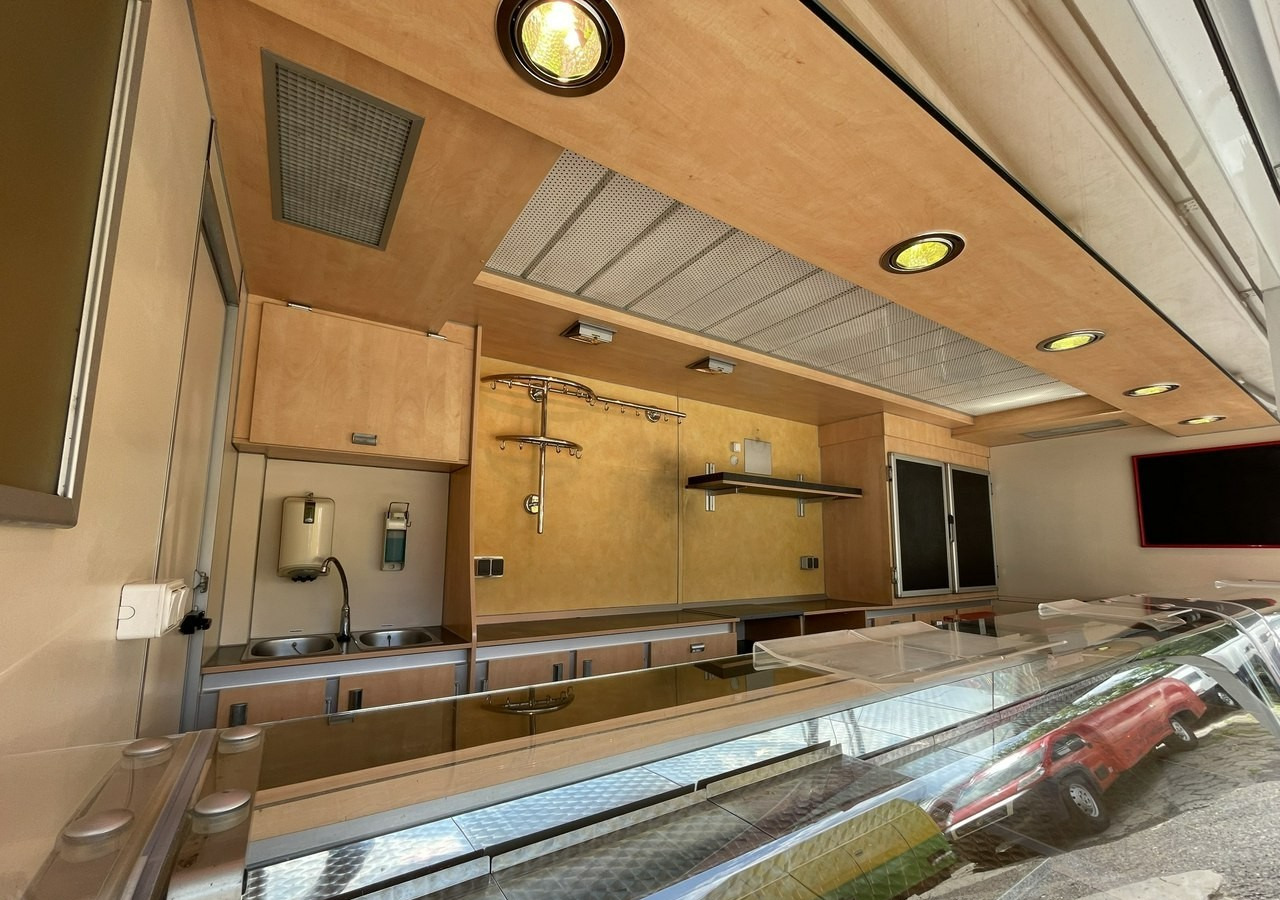 Fiat Ducato Autosklep wędlin Gastronomiczny Food Truck Foodtruck Sklep Borco - Tovornjak s hrano: slika 2 Fiat Ducato Autosklep wędlin Gastronomiczny Food Truck Foodtruck Sklep Borco - Tovornjak s hrano: slika 2