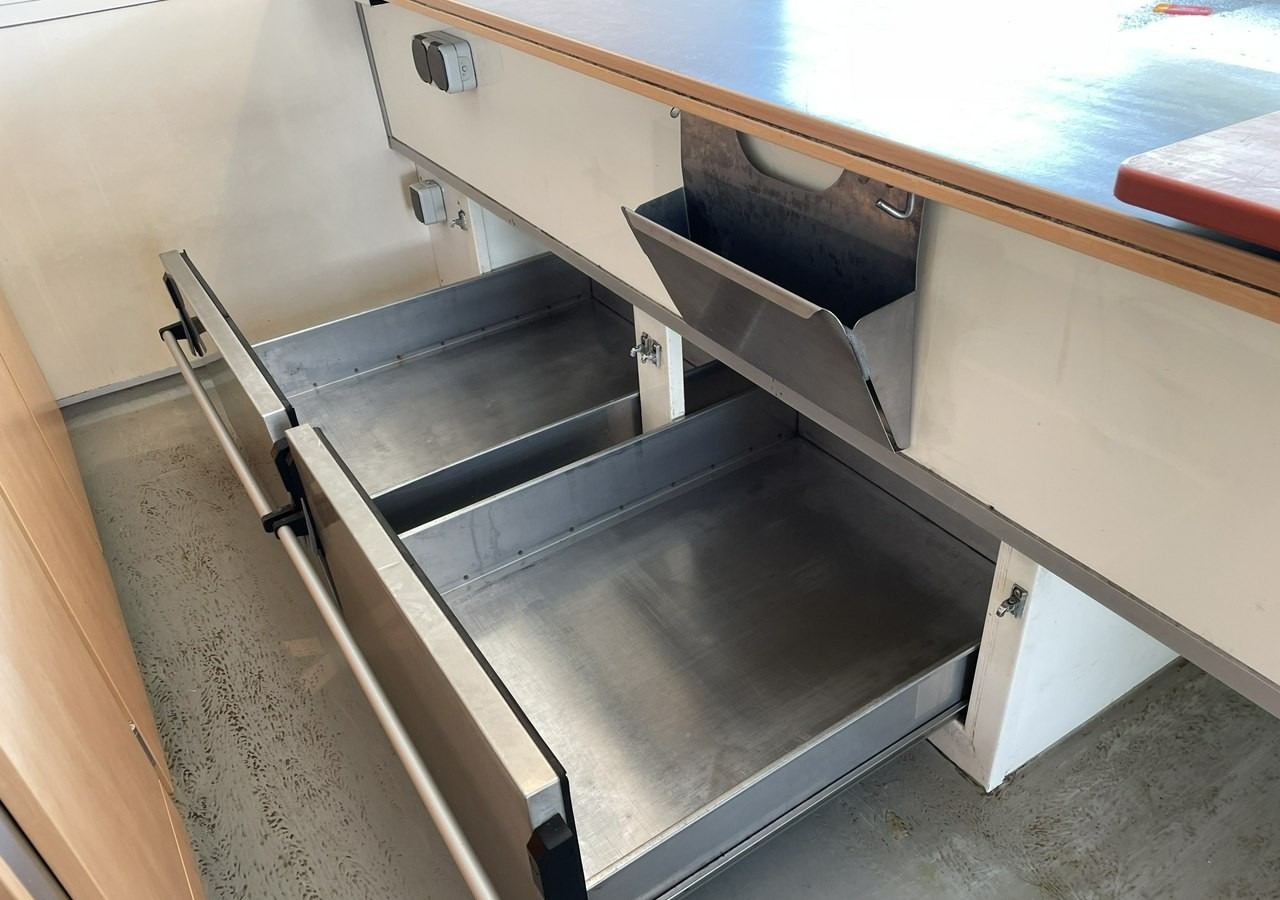 Tovornjak s hrano Fiat Ducato Autosklep wędlin Gastronomiczny Food Truck Foodtruck Sklep Borco: slika 6