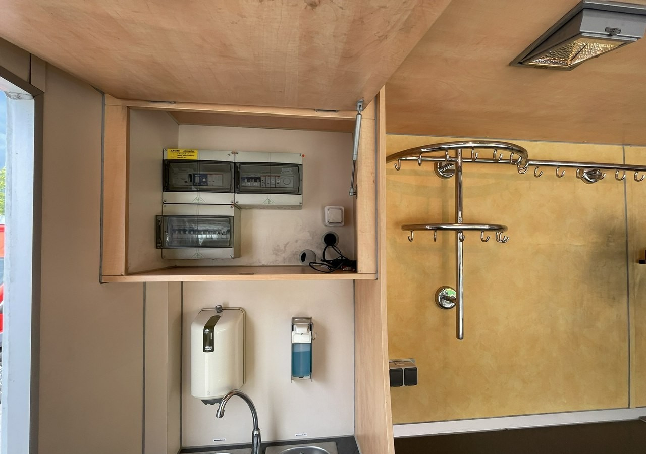 Tovornjak s hrano Fiat Ducato Autosklep wędlin Gastronomiczny Food Truck Foodtruck Sklep Borco: slika 10