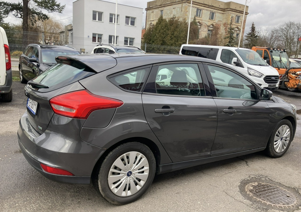 Ford Focus III Focus 1.0 EcoBoost Klima Salon PL 2015 - Kombilimuzina: slika 3 Ford Focus III Focus 1.0 EcoBoost Klima Salon PL 2015 - Kombilimuzina: slika 3