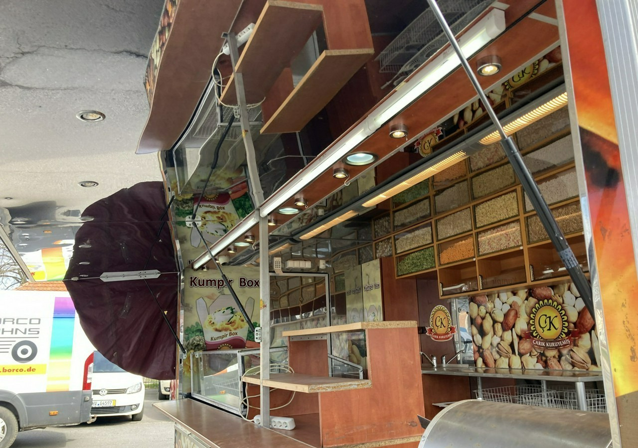 Inna Inny Przyczepa Autosklep Gastronomiczny Foodtruck Food Truck Sklep 2012 - Prikolica s hrano: slika 3 Inna Inny Przyczepa Autosklep Gastronomiczny Foodtruck Food Truck Sklep 2012 - Prikolica s hrano: slika 3