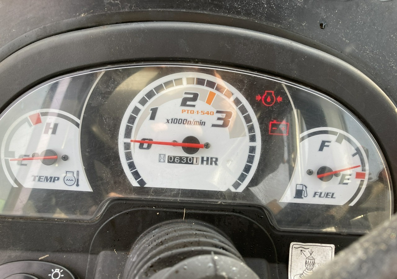 Inna Inny Traktor Kubota 4X4 B 3030 Odśnieżarka posypywarka Pług 2011 - Mestni traktor: slika 5 Inna Inny Traktor Kubota 4X4 B 3030 Odśnieżarka posypywarka Pług 2011 - Mestni traktor: slika 5