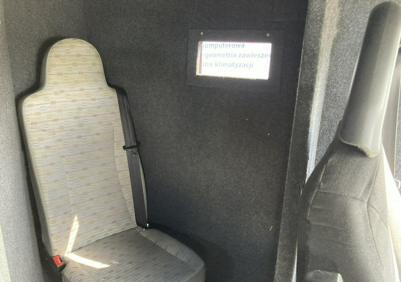 Iveco Daily Iveco 35-130 Bankowóz Kuloodporny Opancerzony Pancerny 2015 - Dostavno vozilo z zabojnikom: slika 5 Iveco Daily Iveco 35-130 Bankowóz Kuloodporny Opancerzony Pancerny 2015 - Dostavno vozilo z zabojnikom: slika 5