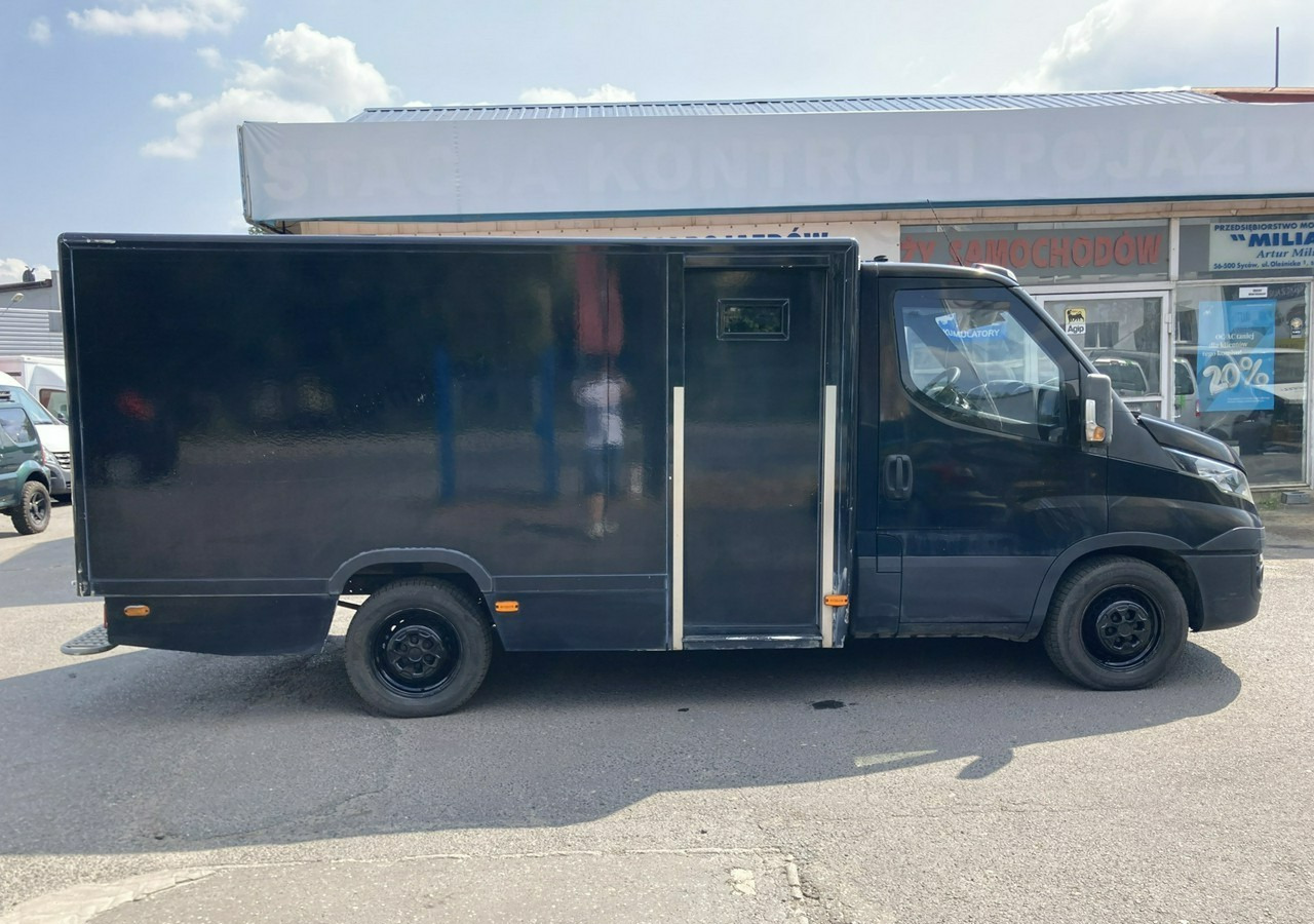 Iveco Daily Iveco 35-130 Bankowóz Kuloodporny Opanceżony pancerny 2015 - Zbirateljsko vozilo: slika 2 Iveco Daily Iveco 35-130 Bankowóz Kuloodporny Opanceżony pancerny 2015 - Zbirateljsko vozilo: slika 2