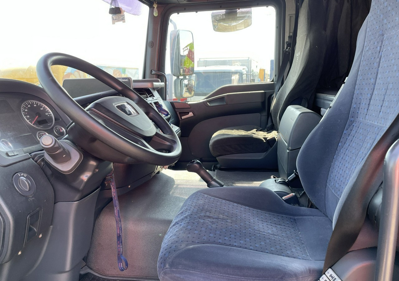 MAN Inny MAN MAN TGL 8.210 Pomoc drogowa Autolaweta na 2 Auta 2005 - Vlečno vozilo: slika 5 MAN Inny MAN MAN TGL 8.210 Pomoc drogowa Autolaweta na 2 Auta 2005 - Vlečno vozilo: slika 5