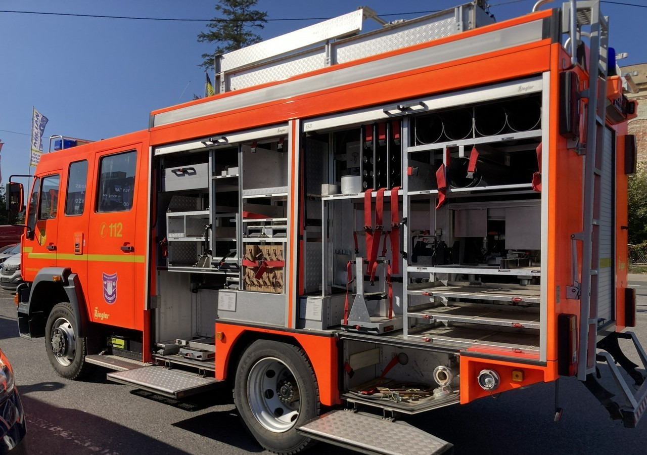 Gasilsko vozilo MAN MAN 15,250 Straż pożarna gaśnicza 9-osobowa 4X4 Wóz strażacki MAN 15,250 Straż pożarna gaśnicza 9-osobowa 4X4 Wóz strażacki: slika 7 Gasilsko vozilo MAN MAN 15,250 Straż pożarna gaśnicza 9-osobowa 4X4 Wóz strażacki MAN 15,250 Straż pożarna gaśnicza 9-osobowa 4X4 Wóz strażacki: slika 7
