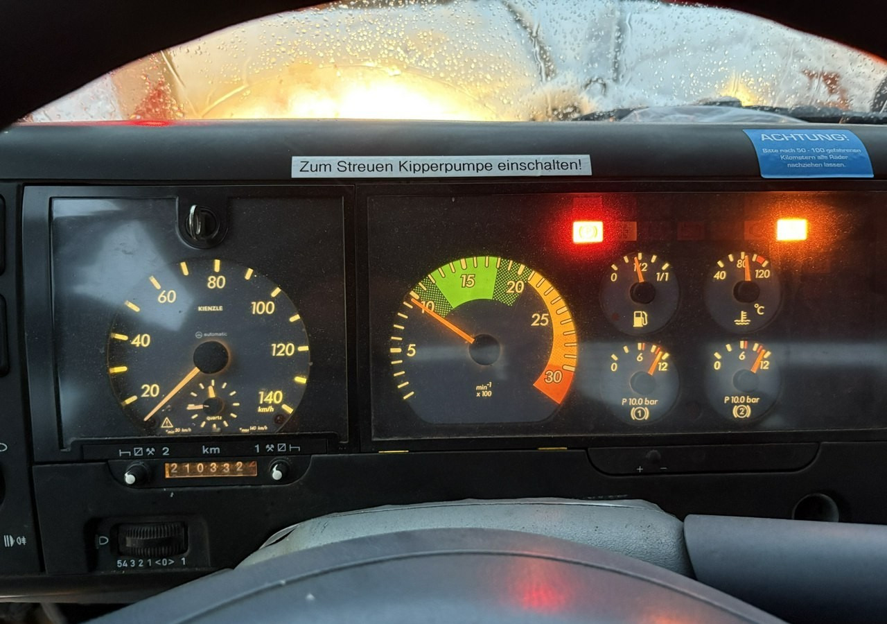 Mercedes-Benz Inny Mercedes-Benz Mercedes Vario 815 Wywrotka 4X4 2004 Pług posypywarka odśnieżarka - Vozilo za zimsko službo: slika 5 Mercedes-Benz Inny Mercedes-Benz Mercedes Vario 815 Wywrotka 4X4 2004 Pług posypywarka odśnieżarka - Vozilo za zimsko službo: slika 5