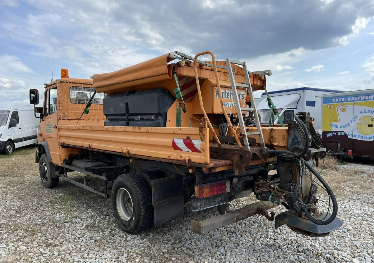 Mercedes-Benz Inny Mercedes-Benz Mercedes Vario 815 Wywrotka 4X4 2004 - Vozilo za zimsko službo: slika 5 Mercedes-Benz Inny Mercedes-Benz Mercedes Vario 815 Wywrotka 4X4 2004 - Vozilo za zimsko službo: slika 5