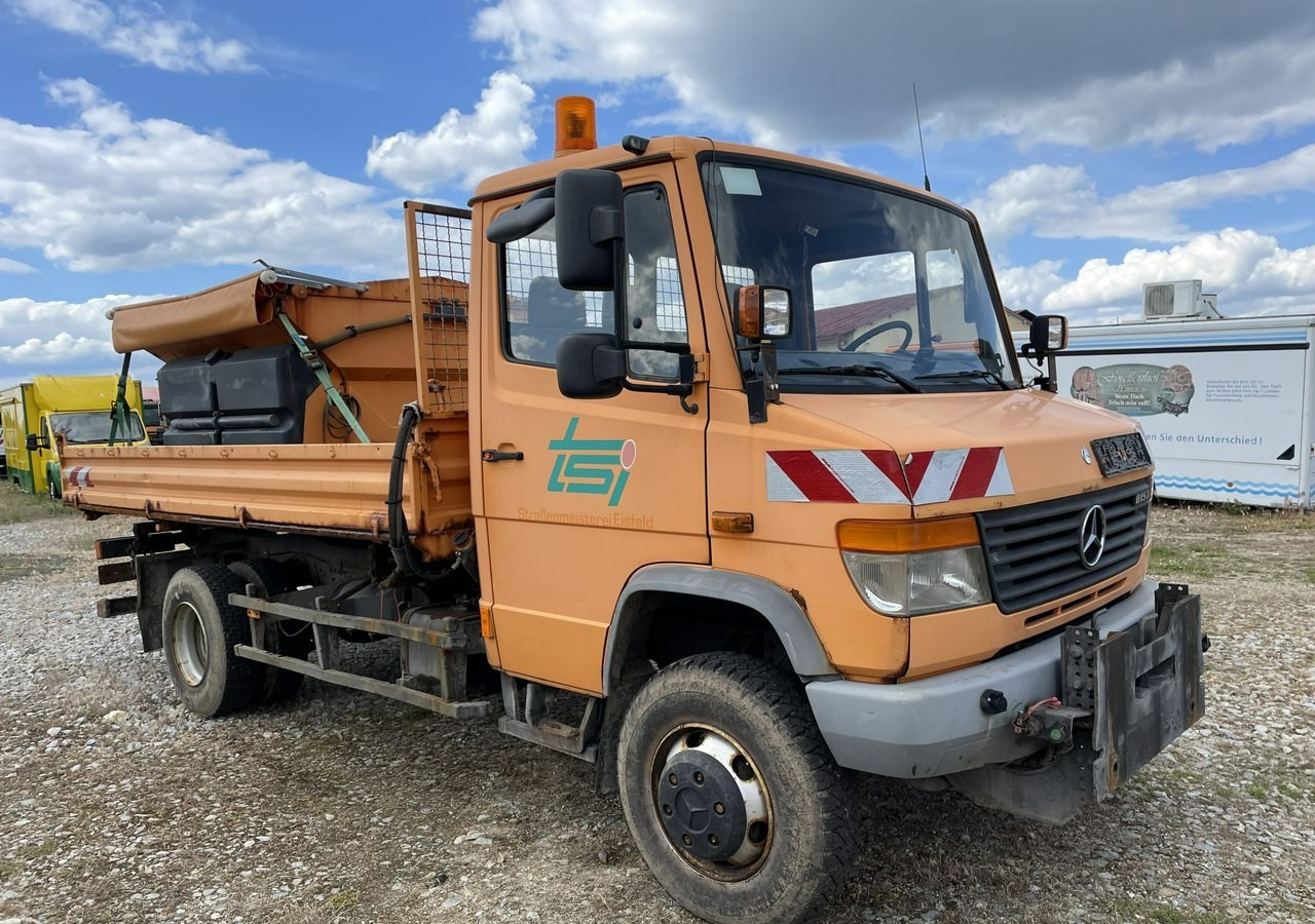 Mercedes-Benz Inny Mercedes-Benz Mercedes Vario 815 Wywrotka 4X4 2004 - Vozilo za zimsko službo: slika 2 Mercedes-Benz Inny Mercedes-Benz Mercedes Vario 815 Wywrotka 4X4 2004 - Vozilo za zimsko službo: slika 2