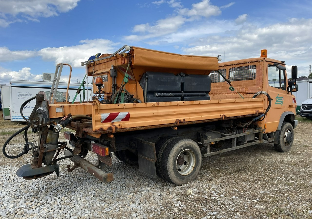 Mercedes-Benz Inny Mercedes-Benz Mercedes Vario 815 Wywrotka 4X4 2004 - Vozilo za zimsko službo: slika 3 Mercedes-Benz Inny Mercedes-Benz Mercedes Vario 815 Wywrotka 4X4 2004 - Vozilo za zimsko službo: slika 3