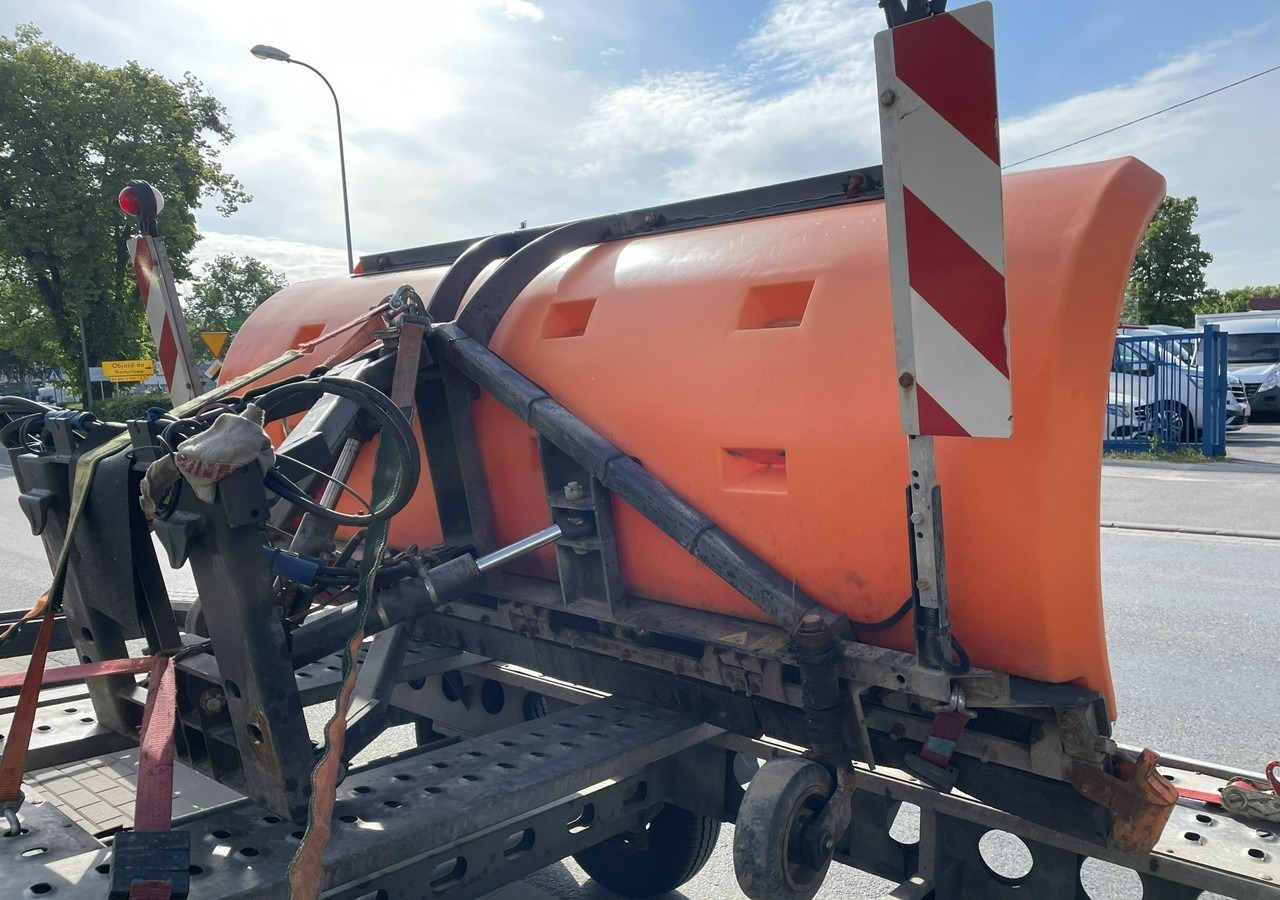 Mercedes-Benz Inny Mercedes-Benz Mercedes Vario 815 Wywrotka 4X4 posypywarka pług 2004 - Vozilo za zimsko službo: slika 4 Mercedes-Benz Inny Mercedes-Benz Mercedes Vario 815 Wywrotka 4X4 posypywarka pług 2004 - Vozilo za zimsko službo: slika 4