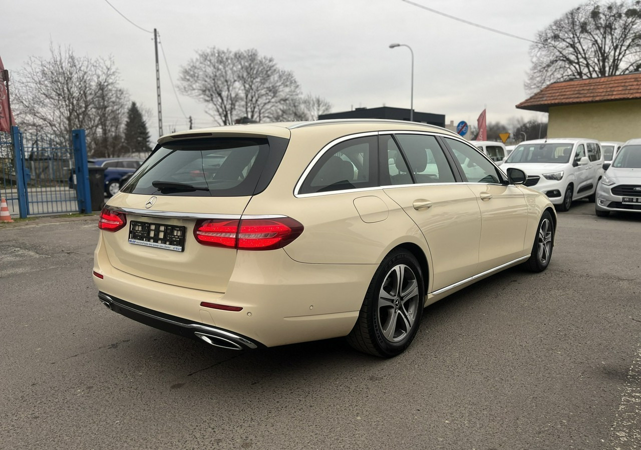 Mercedes-Benz Klasa E E220d T 9G-tronic 197KM Navi FullLed Kamera Asystent Model 2020 FV 2 - Avtomobil: slika 4 Mercedes-Benz Klasa E E220d T 9G-tronic 197KM Navi FullLed Kamera Asystent Model 2020 FV 2 - Avtomobil: slika 4