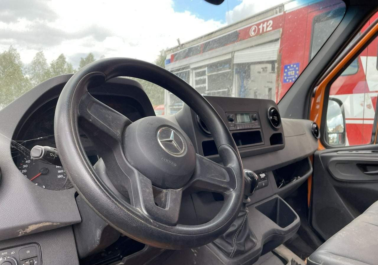 Mercedes-Benz Sprinter Sprinter 314 Dokka Brygadówka 7-oso doka Klim skrzynia rama Model 20 - Dostavno vozilo s kesonom, Dostavno vozilo z dvojno kabino: slika 5 Mercedes-Benz Sprinter Sprinter 314 Dokka Brygadówka 7-oso doka Klim skrzynia rama Model 20 - Dostavno vozilo s kesonom, Dostavno vozilo z dvojno kabino: slika 5