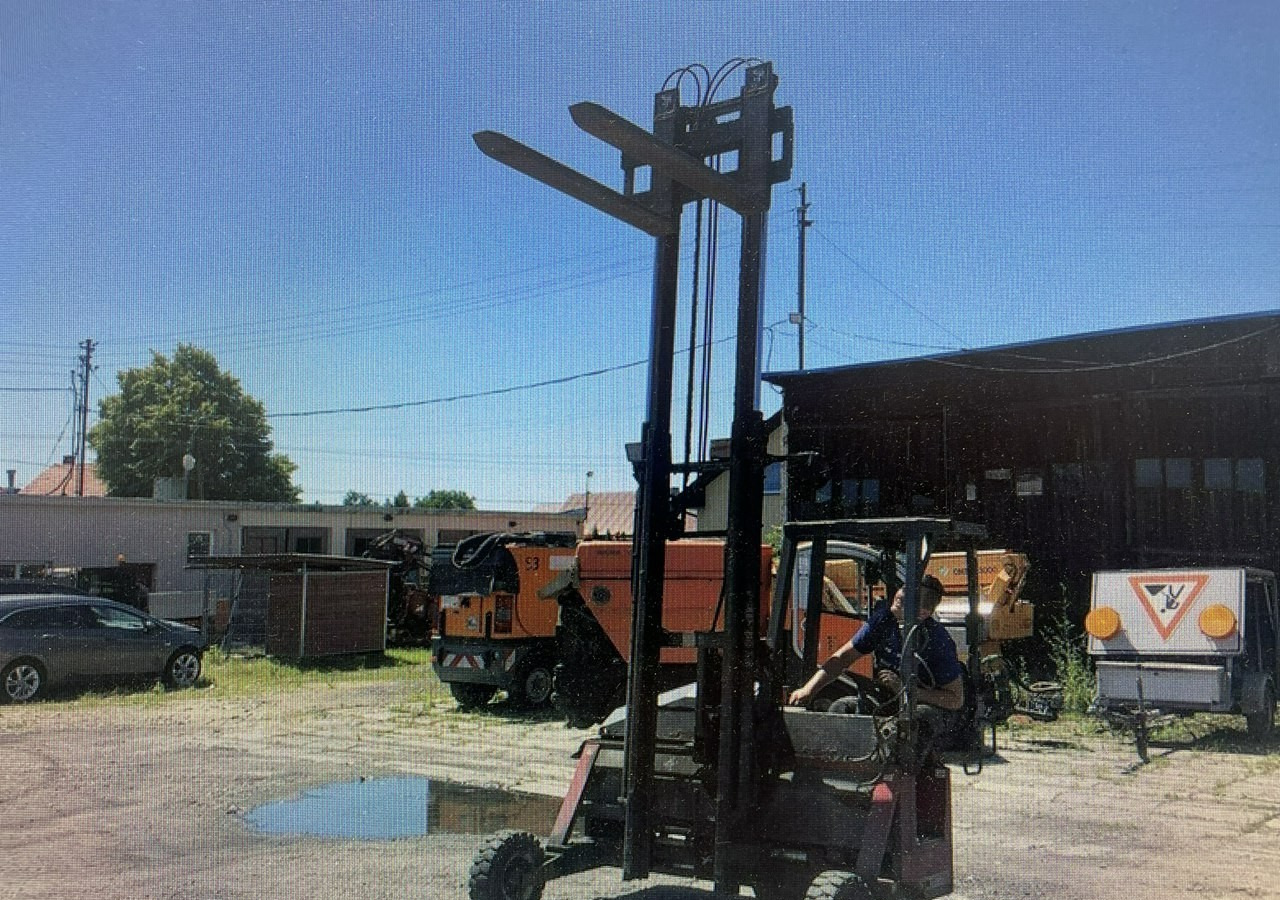 Mercedes-Benz Sprinter Wózek widłowy podwieszany Widlak - Dostavno vozilo prekucnik: slika 1 Mercedes-Benz Sprinter Wózek widłowy podwieszany Widlak - Dostavno vozilo prekucnik: slika 1