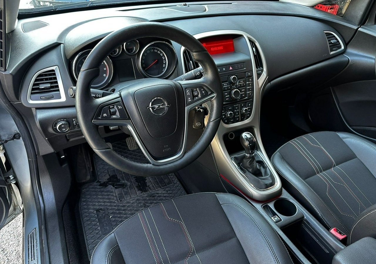Opel Astra H Opel Astra 1.4-140KM Nowy silnik świeżo sprowadzony 2012 - Kombilimuzina: slika 3 Opel Astra H Opel Astra 1.4-140KM Nowy silnik świeżo sprowadzony 2012 - Kombilimuzina: slika 3