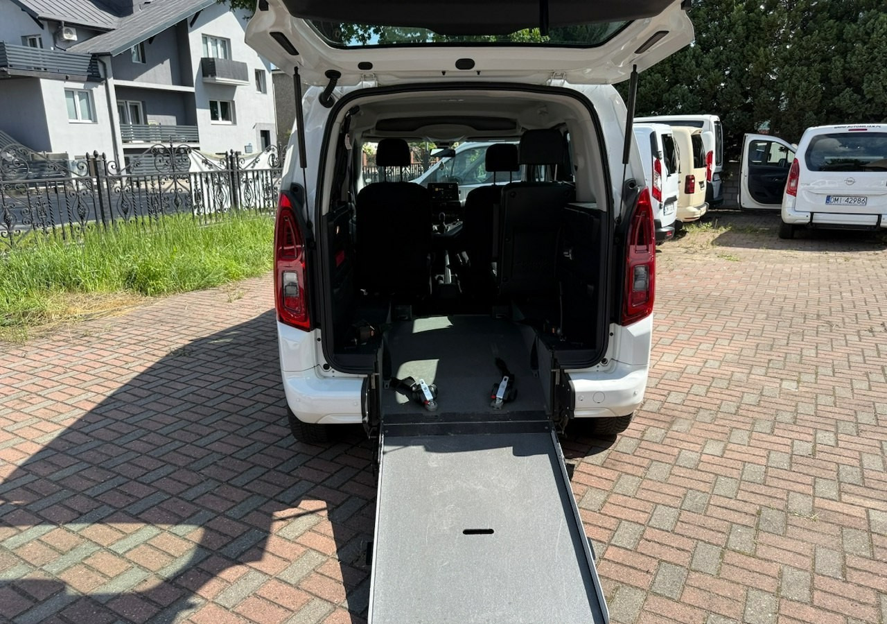 Opel Combo IV Combo Life Combo do przewozu Niepełnosprawnych inwalida rampa Model 2021 - Avtomobil: slika 2 Opel Combo IV Combo Life Combo do przewozu Niepełnosprawnych inwalida rampa Model 2021 - Avtomobil: slika 2