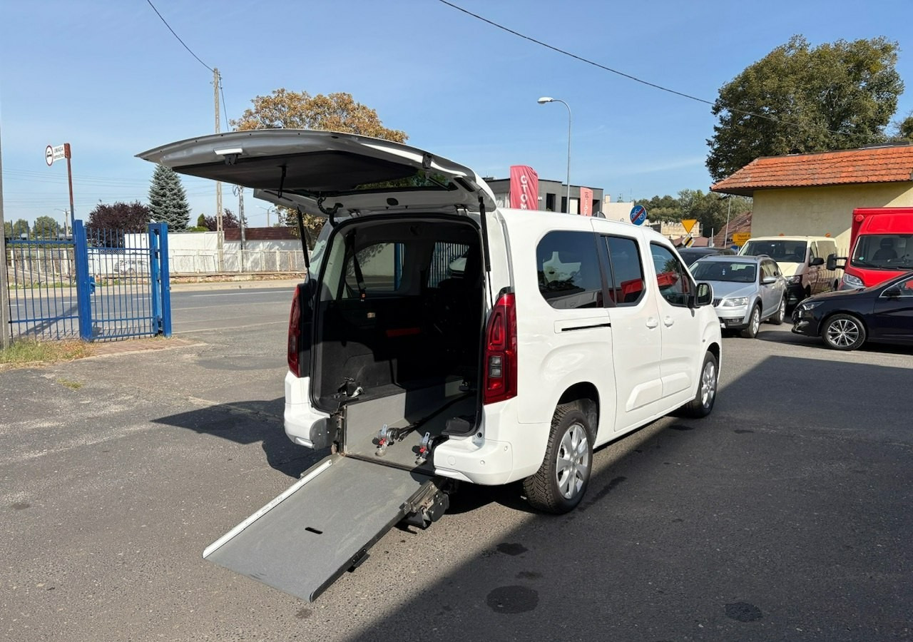 Opel Combo IV Combo Life Opel ComboLife Niepełnosprawnych inwalida rampa Bogate wy - Karavan: slika 4 Opel Combo IV Combo Life Opel ComboLife Niepełnosprawnych inwalida rampa Bogate wy - Karavan: slika 4
