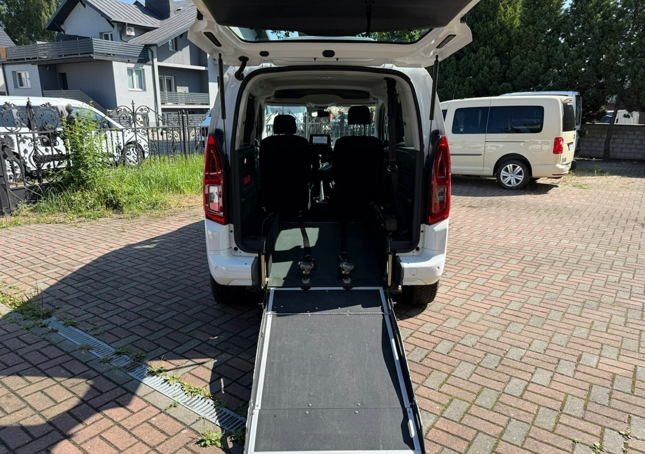 Opel Combo IV Opel Combo Life Niepełnosprawnych inwalida Rampa 32105 km Model 2022 - Avtomobil: slika 2 Opel Combo IV Opel Combo Life Niepełnosprawnych inwalida Rampa 32105 km Model 2022 - Avtomobil: slika 2