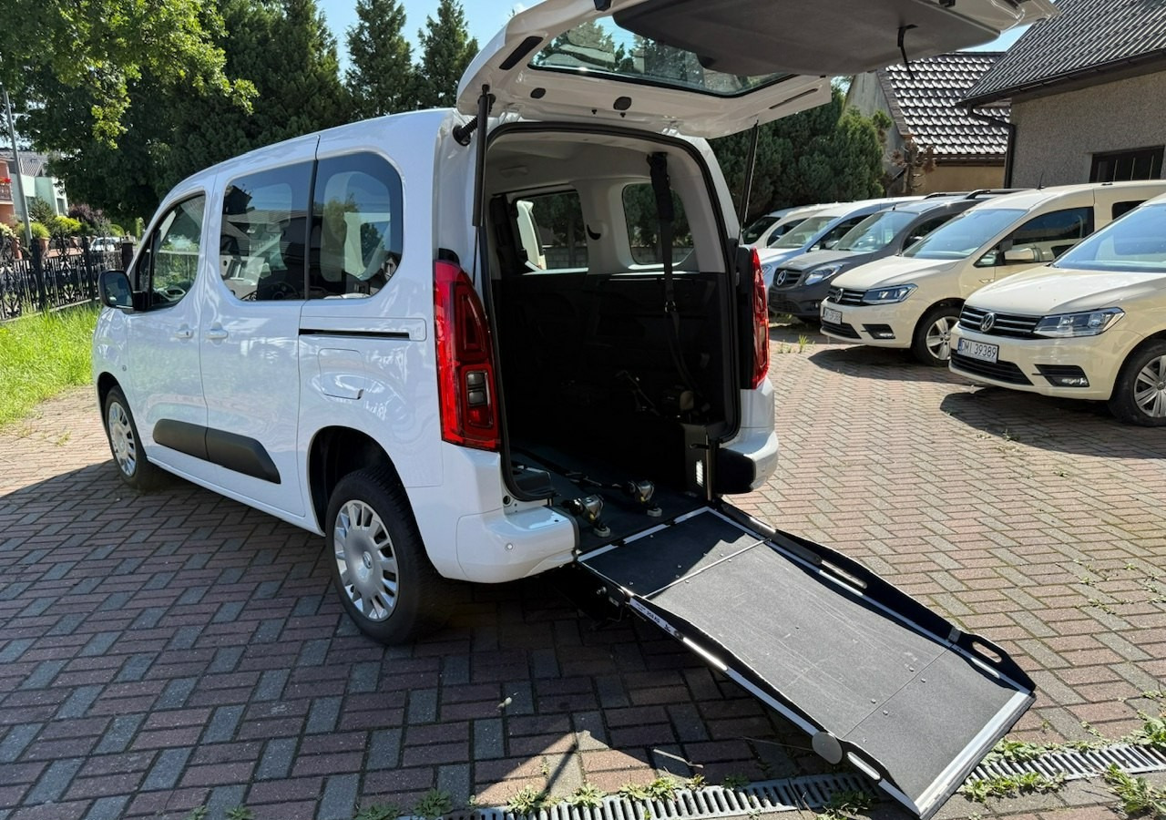 Opel Combo IV Opel Combo Life Niepełnosprawnych inwalida Rampa 32105 km Model 2022 - Avtomobil: slika 3 Opel Combo IV Opel Combo Life Niepełnosprawnych inwalida Rampa 32105 km Model 2022 - Avtomobil: slika 3