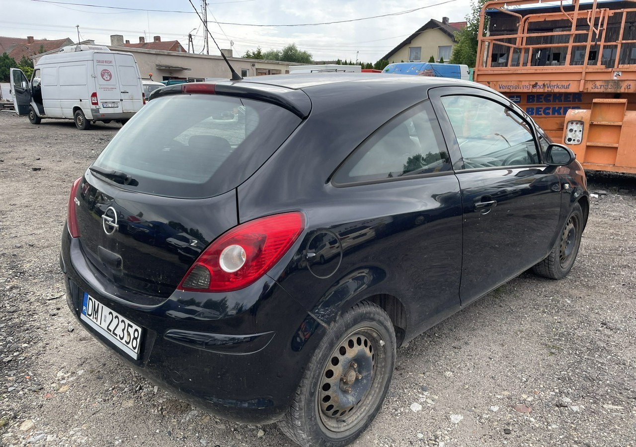 Opel Corsa D Opel Corsa 1,2-16V 80KM Klima 2008 - Kombilimuzina: slika 5 Opel Corsa D Opel Corsa 1,2-16V 80KM Klima 2008 - Kombilimuzina: slika 5