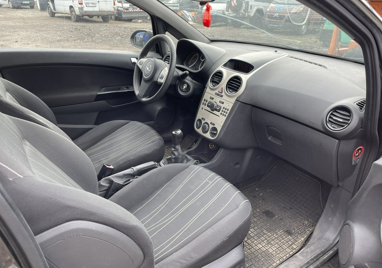 Opel Corsa D Opel Corsa 1,2-16V 80KM Klima 2008 - Kombilimuzina: slika 2 Opel Corsa D Opel Corsa 1,2-16V 80KM Klima 2008 - Kombilimuzina: slika 2