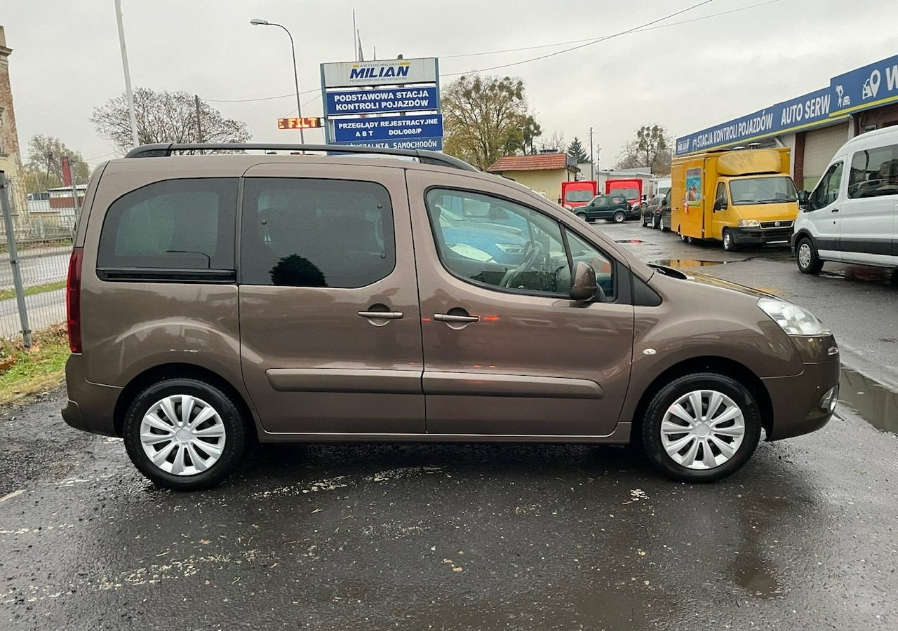 Peugeot Partner II Peugeot Partner Tepee 1.6 VTi 120KM Family Model 2013 - Karavan: slika 5 Peugeot Partner II Peugeot Partner Tepee 1.6 VTi 120KM Family Model 2013 - Karavan: slika 5