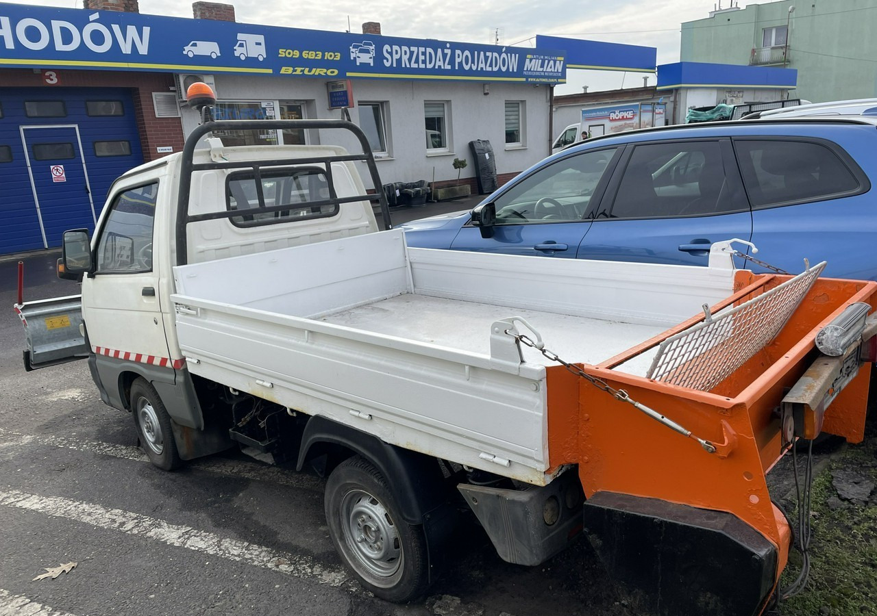 Piaggio Piaggio PFAU Wywrotka 4X4 posypywarka odśnieżarka pług 2009 - Vozilo za zimsko službo: slika 2 Piaggio Piaggio PFAU Wywrotka 4X4 posypywarka odśnieżarka pług 2009 - Vozilo za zimsko službo: slika 2