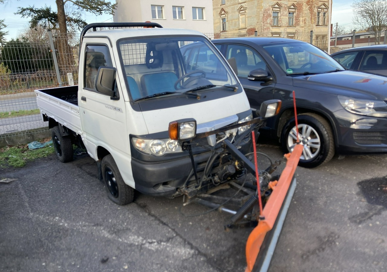 Piaggio Piaggio Porter 4X4 Skrzynia odśnieżarka Pług 2011 - Vozilo za zimsko službo: slika 2 Piaggio Piaggio Porter 4X4 Skrzynia odśnieżarka Pług 2011 - Vozilo za zimsko službo: slika 2